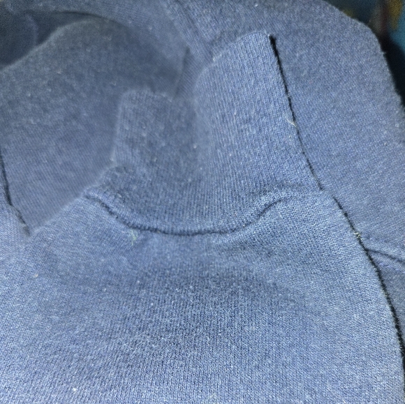 4/$25 U of A crewneck sweater - Picture 3 of 3